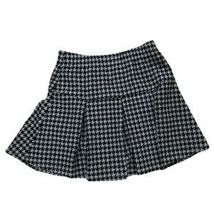 Derek Heart Houndstooth Skirt. Stretchy. Girls Size 7. Black and white. NWT